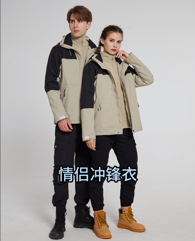 外衣：150D高彈春亞紡-100%聚酯纖維內膽：300克雙面搖粒絨-100%聚酯纖維防水5000/透氣2000/防風/保暖/三合一男女同款沖鋒衣登山服，奧特萊斯定制款防寒保暖情侶套裝沖鋒衣。